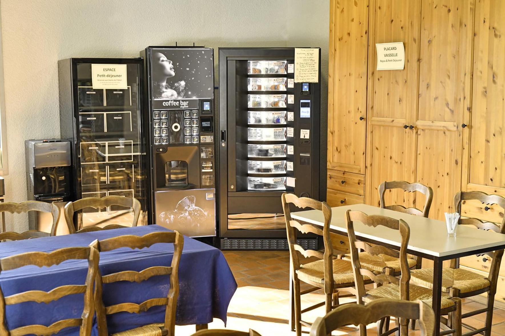 Le Castel Du Cantal Groupe Village Fani Thiézac Eksteriør bilde