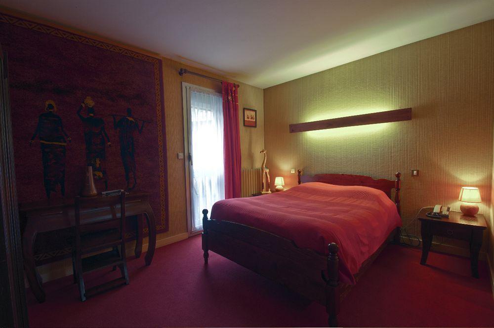 Le Castel Du Cantal Groupe Village Fani Thiézac Eksteriør bilde